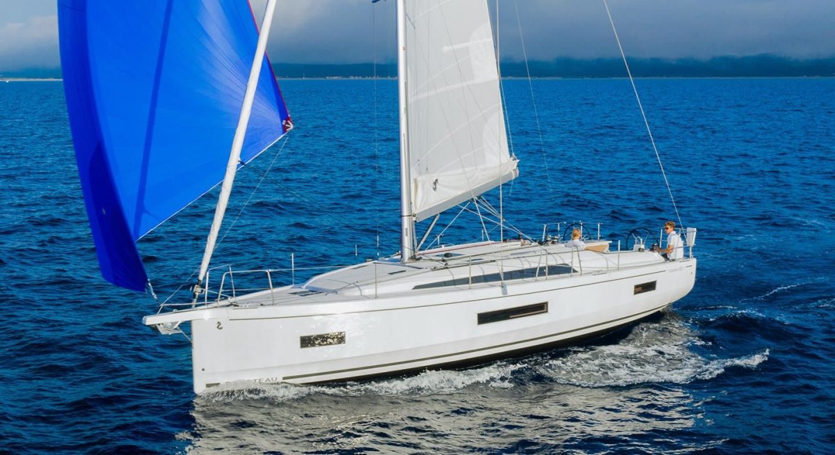 Яхта Beneteau oceanis 40