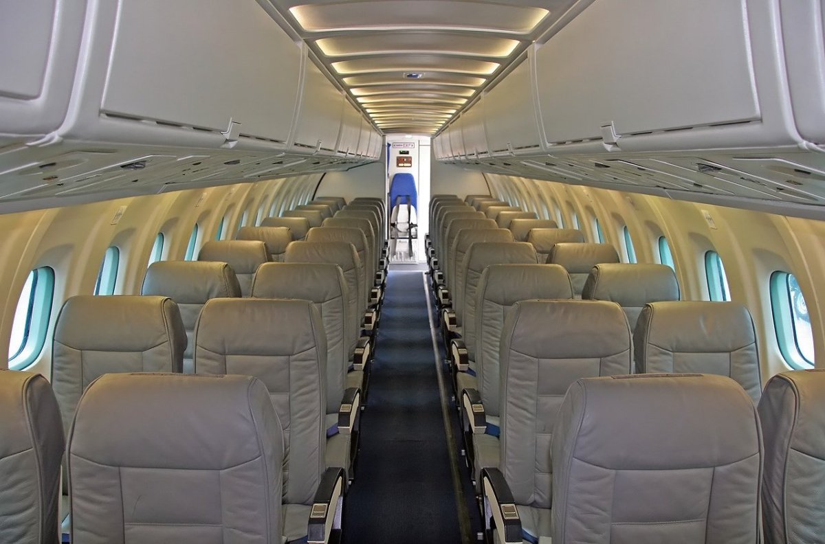 ATR 72 самолет внутри