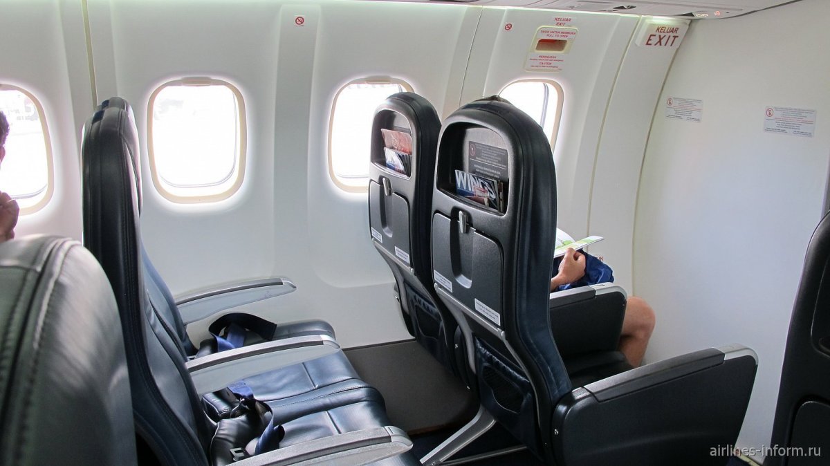 Салон самолета ATR 72−600