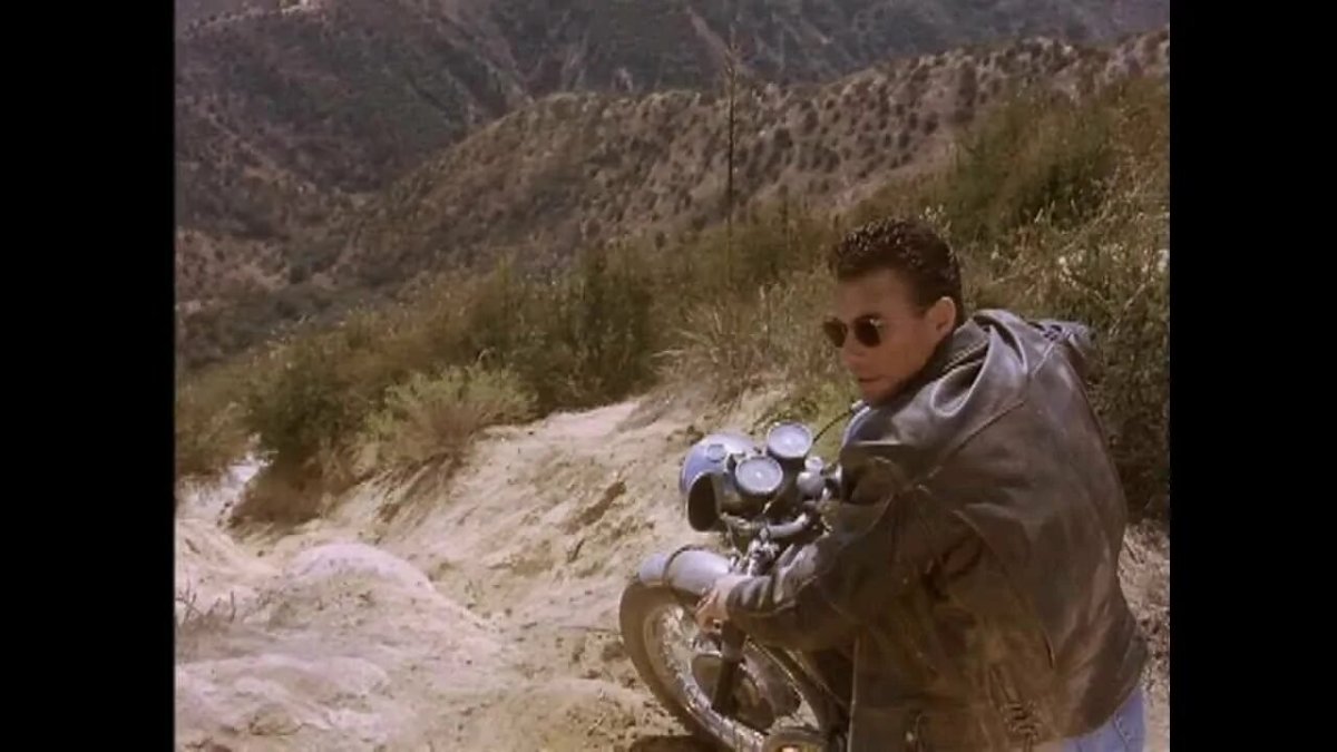 Некуда бежать фильм 1993 мотоцикл