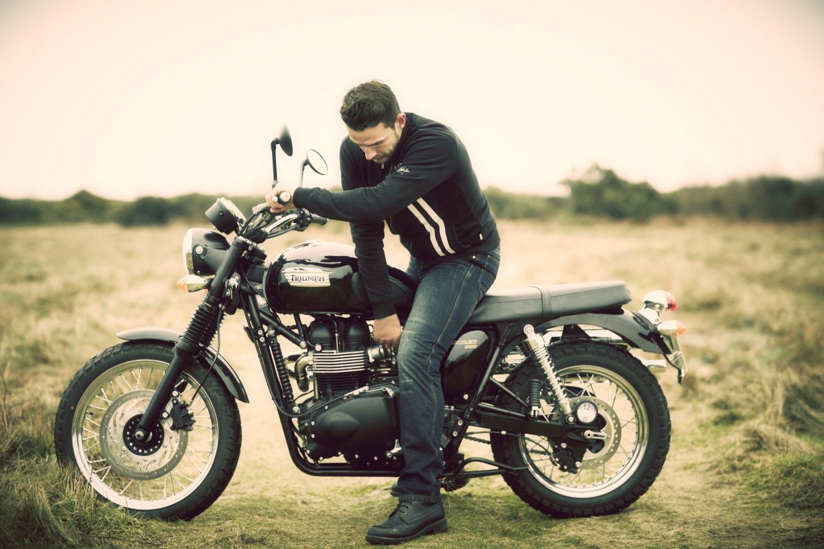 Triumph Bonneville 2014 с Райдером