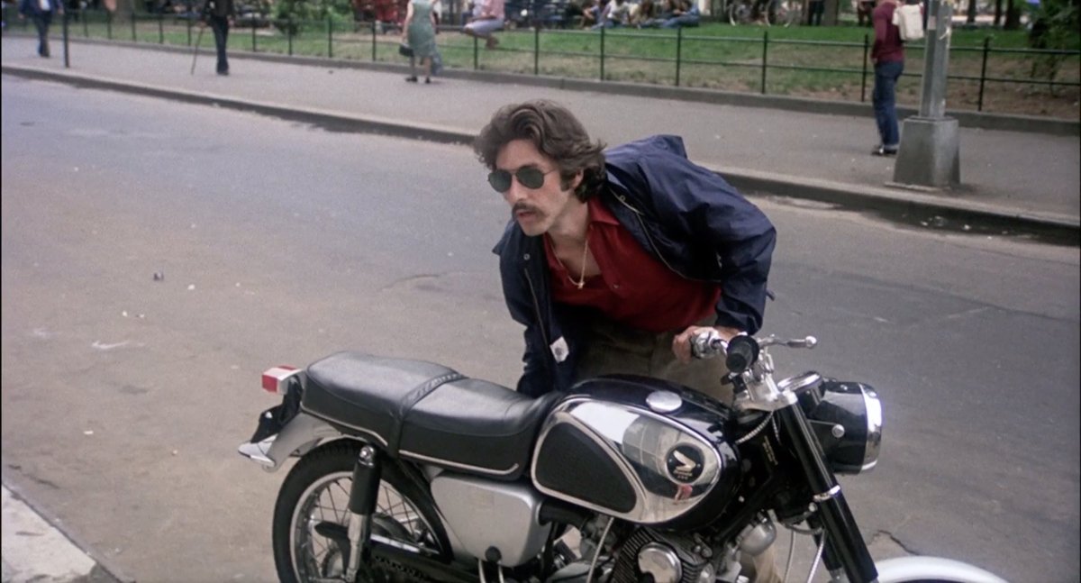 Аль Пачино Серпико на мотоцикле