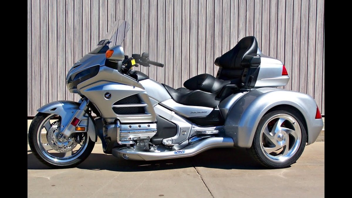 Хонда Голд Винг трайк