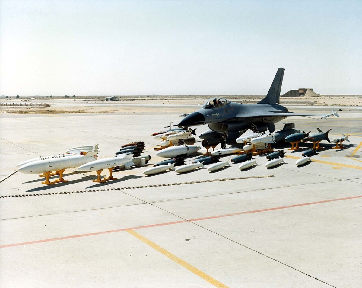 F-16 Fighting Falcon