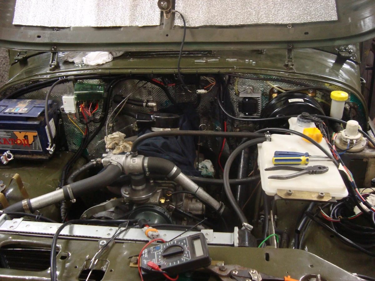 Подкапотное пространство УАЗ 3160