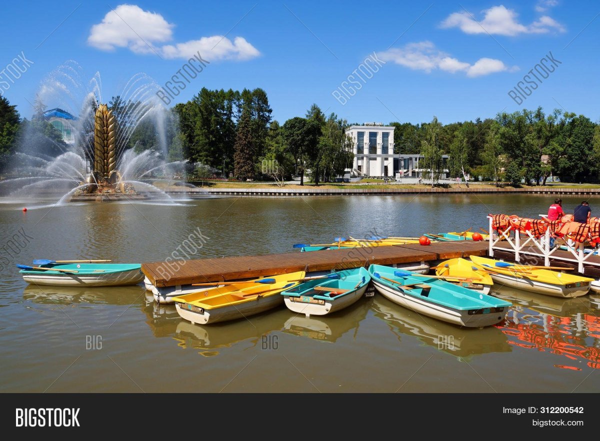 Лодочная станция фонтан Колос ВДНХ