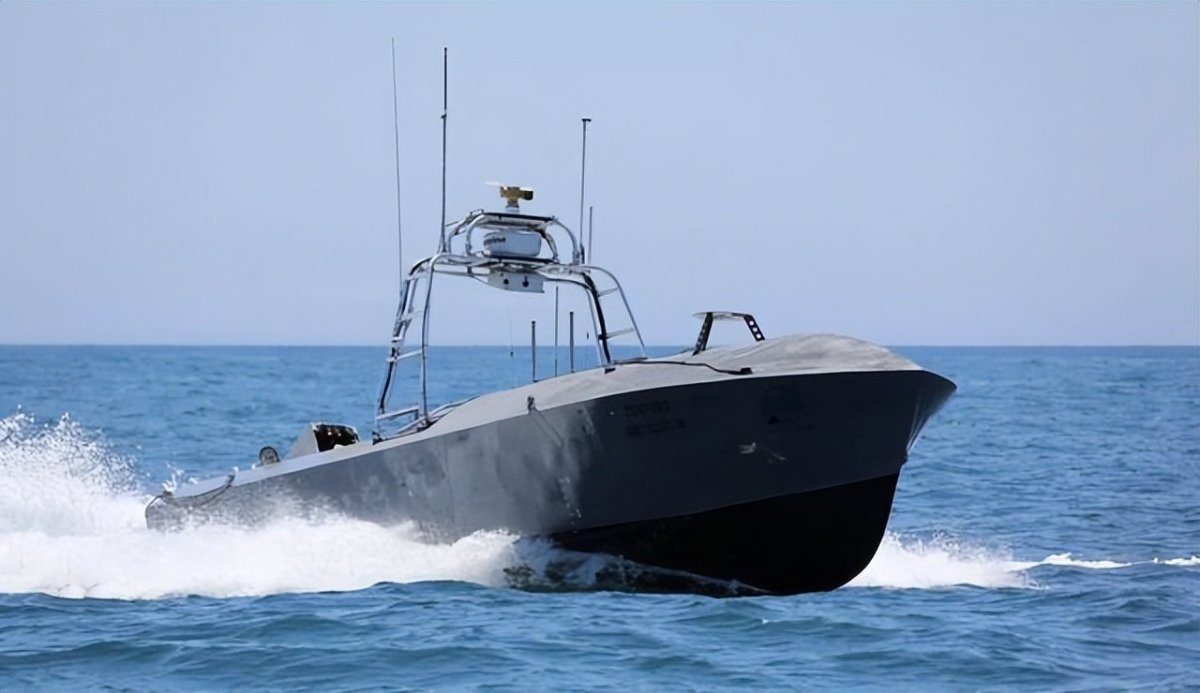 Беспилотные стелс-катера типа Mantas t-12