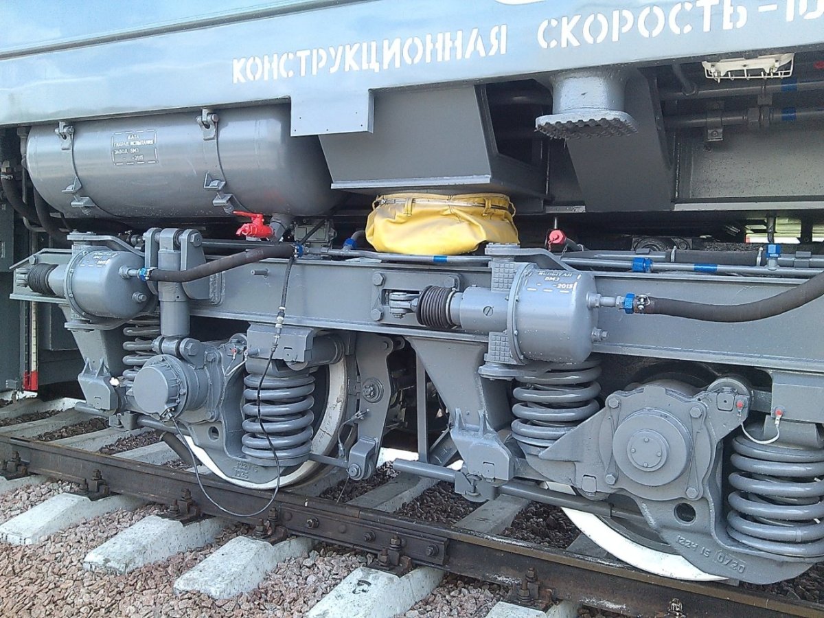 Рессорное подвешивание тепловоза 2тэ116