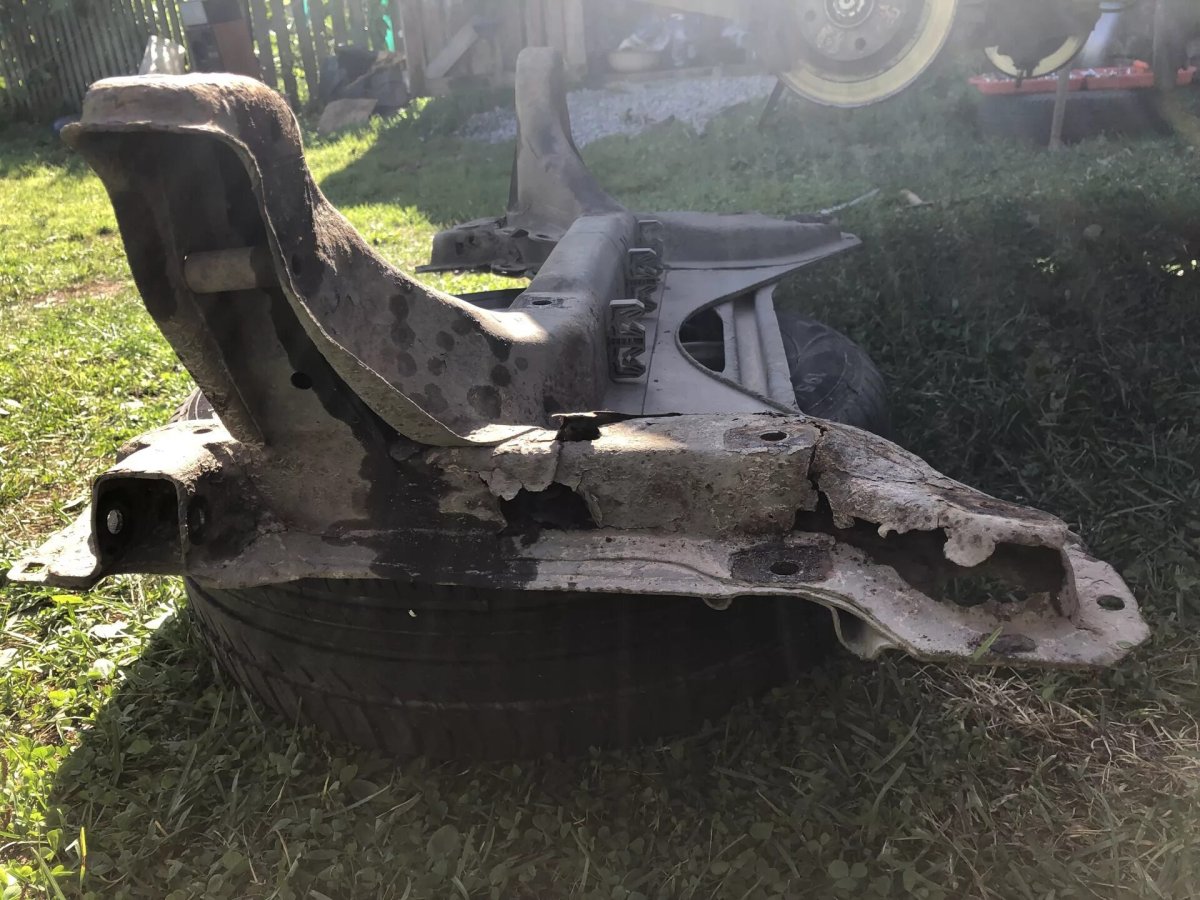 Iran Khodro Samand гнилой