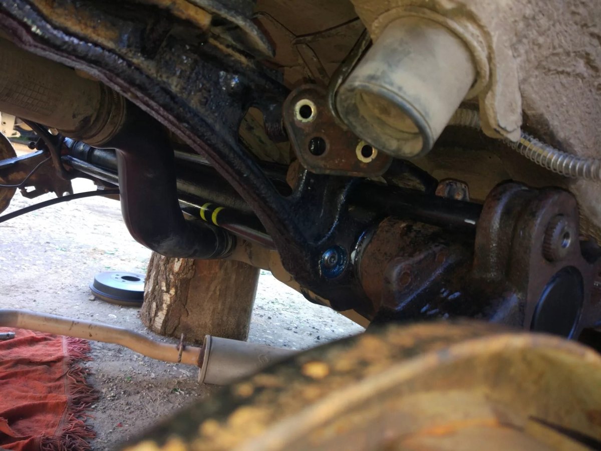 Отбойник задней балки Саманд