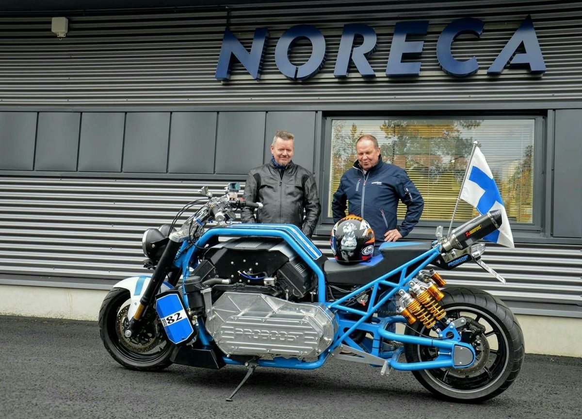 Мотоцикл BMW v8