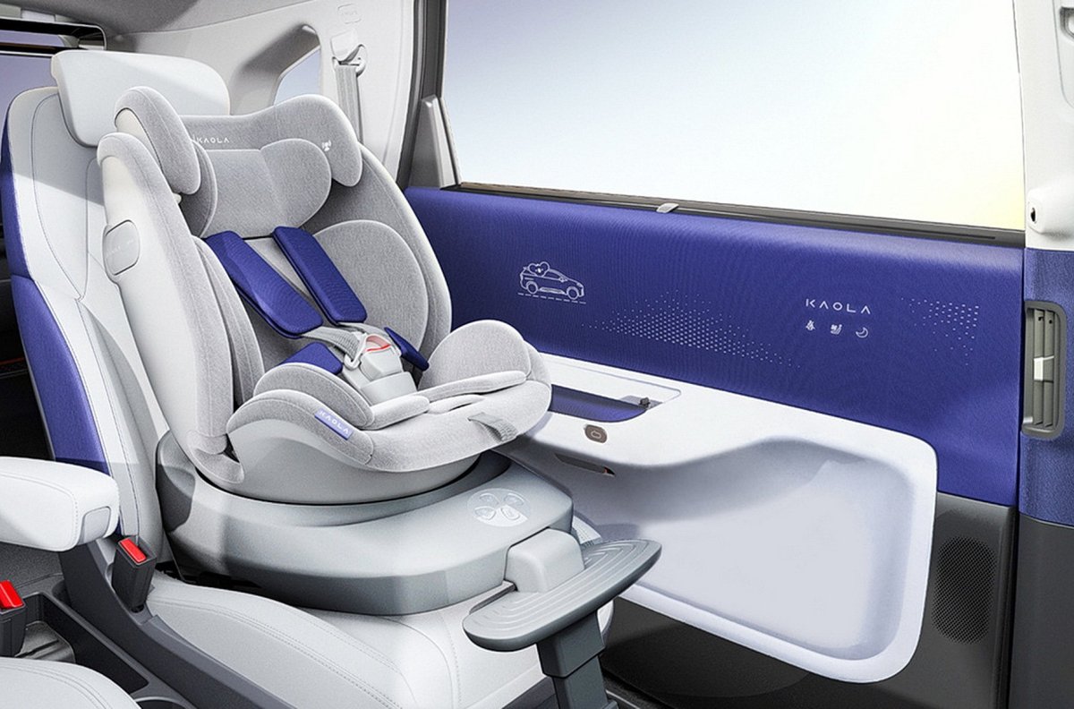 Китайский электрокар салон