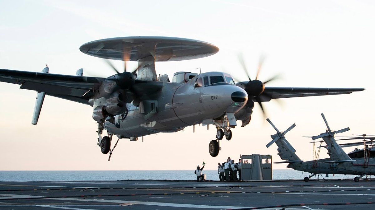 Палубный самолет ДРЛО KJ-600