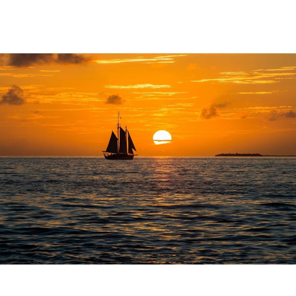 Закат на море