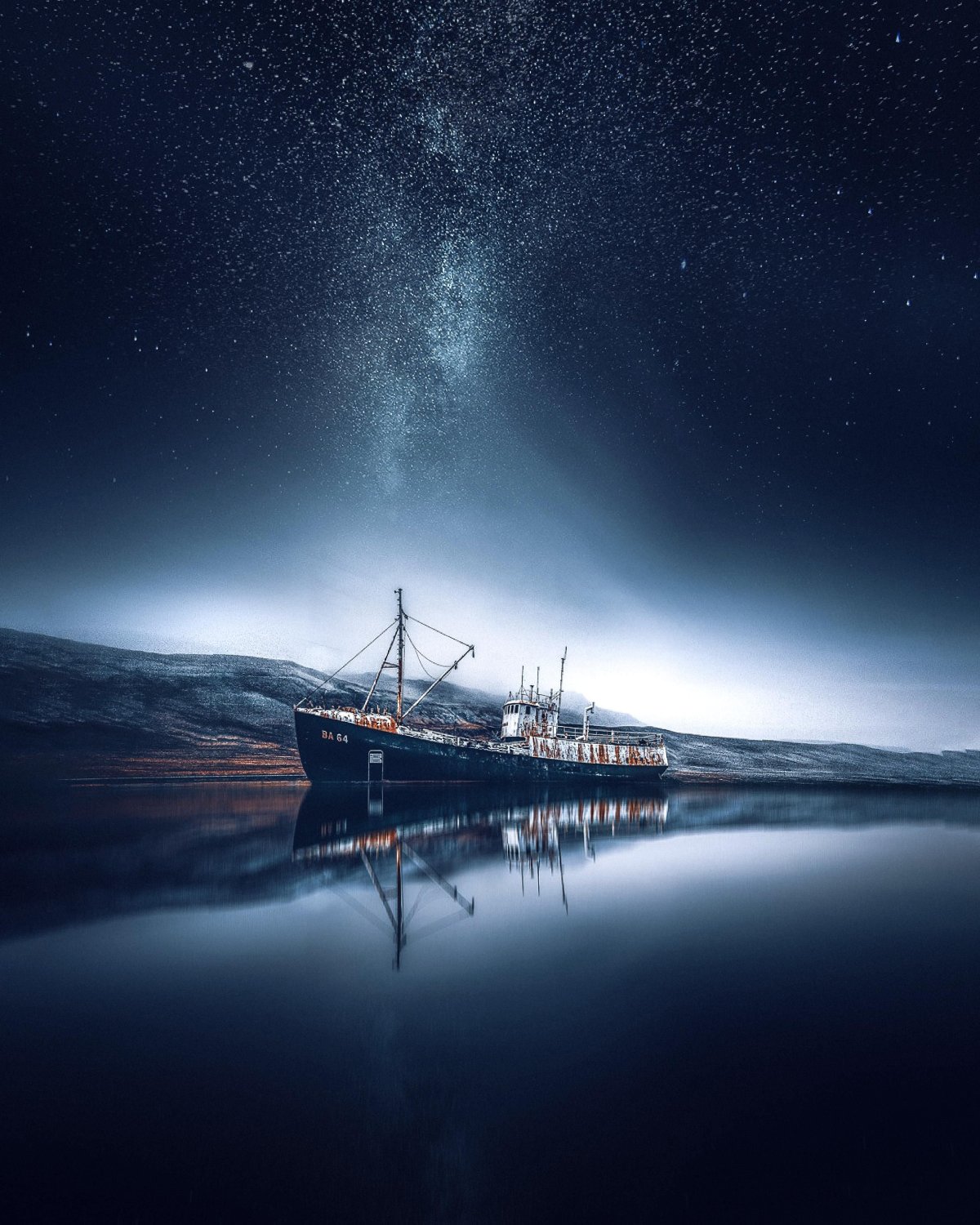 Заставка на айфон корабли