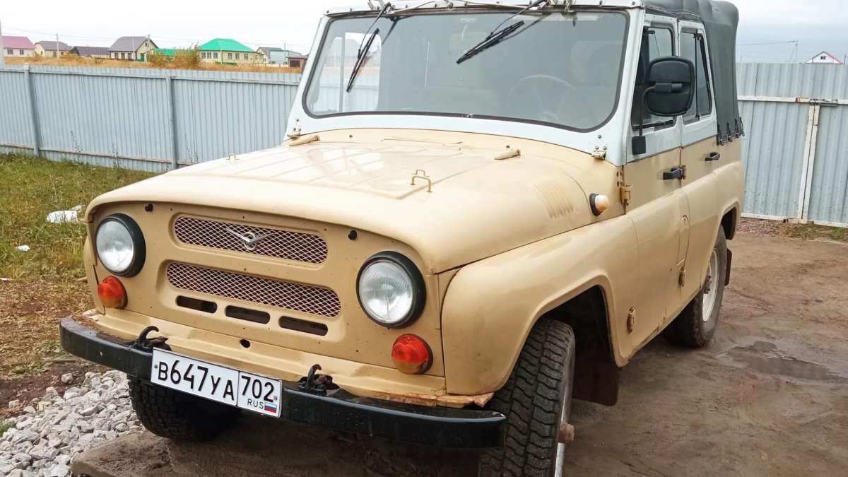 УАЗ Бобик полиция в поле