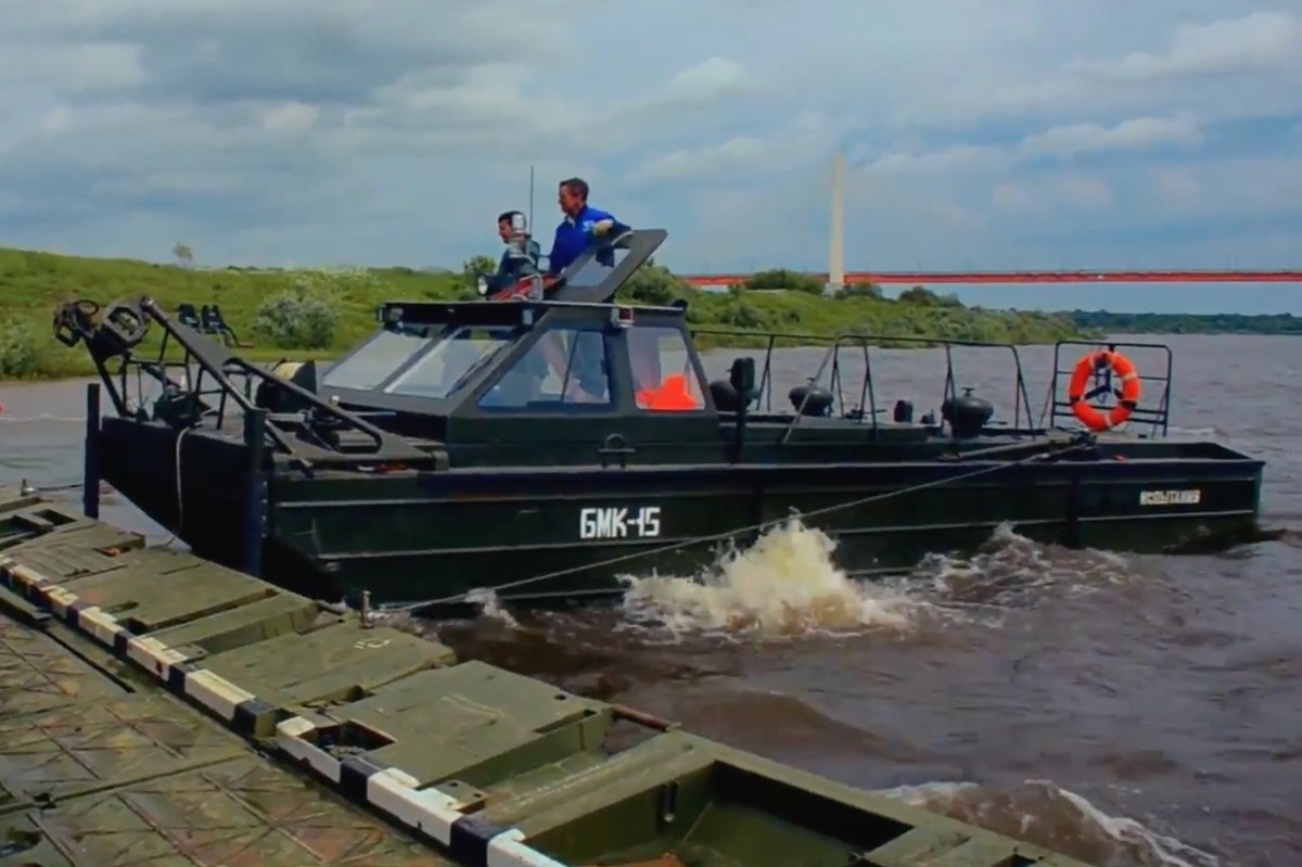 БМК-130 буксирно-моторный катер