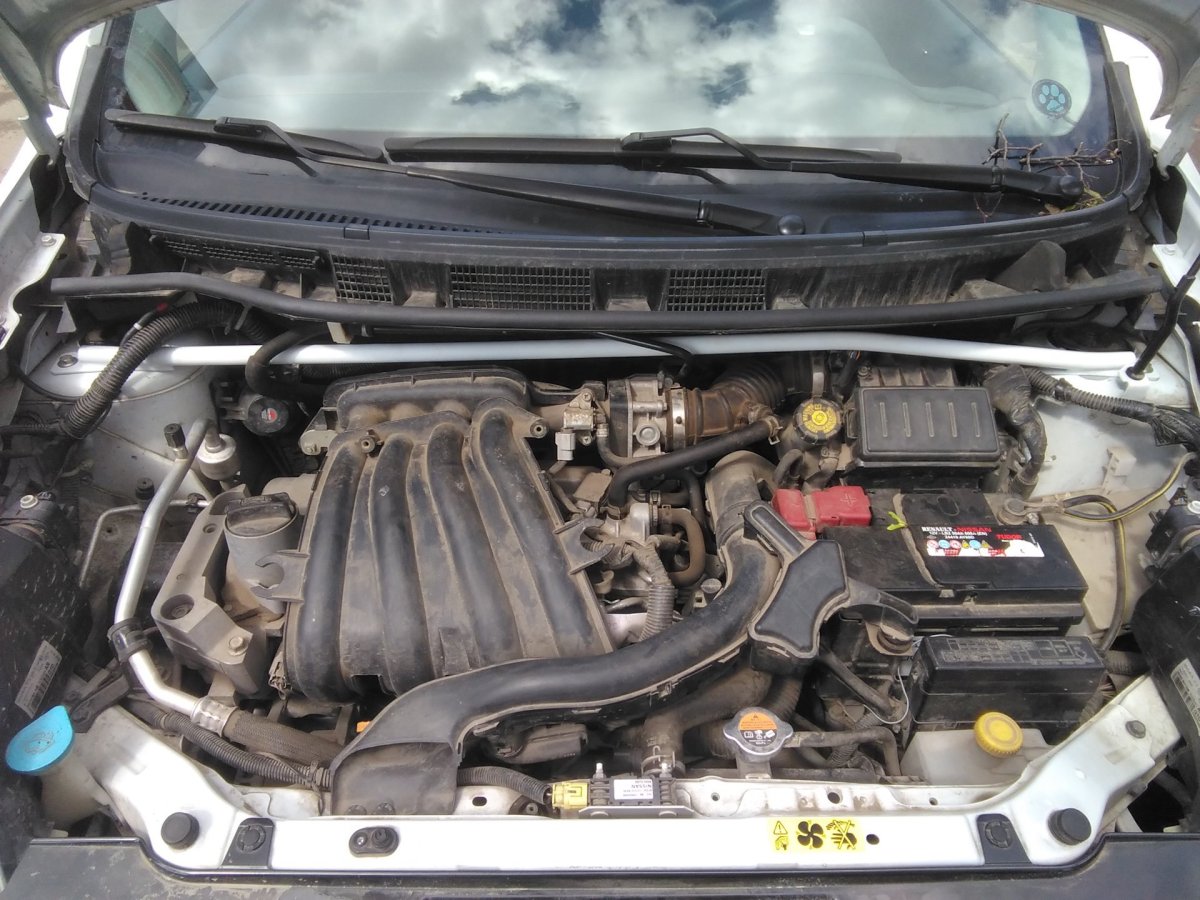 Ниссан ноут 1.6 под капотом