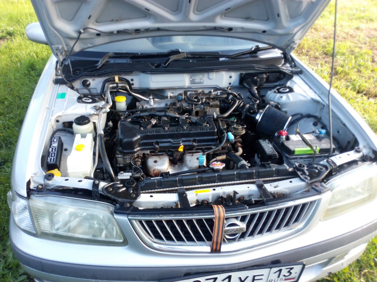 Nissan Sunny подкапотка
