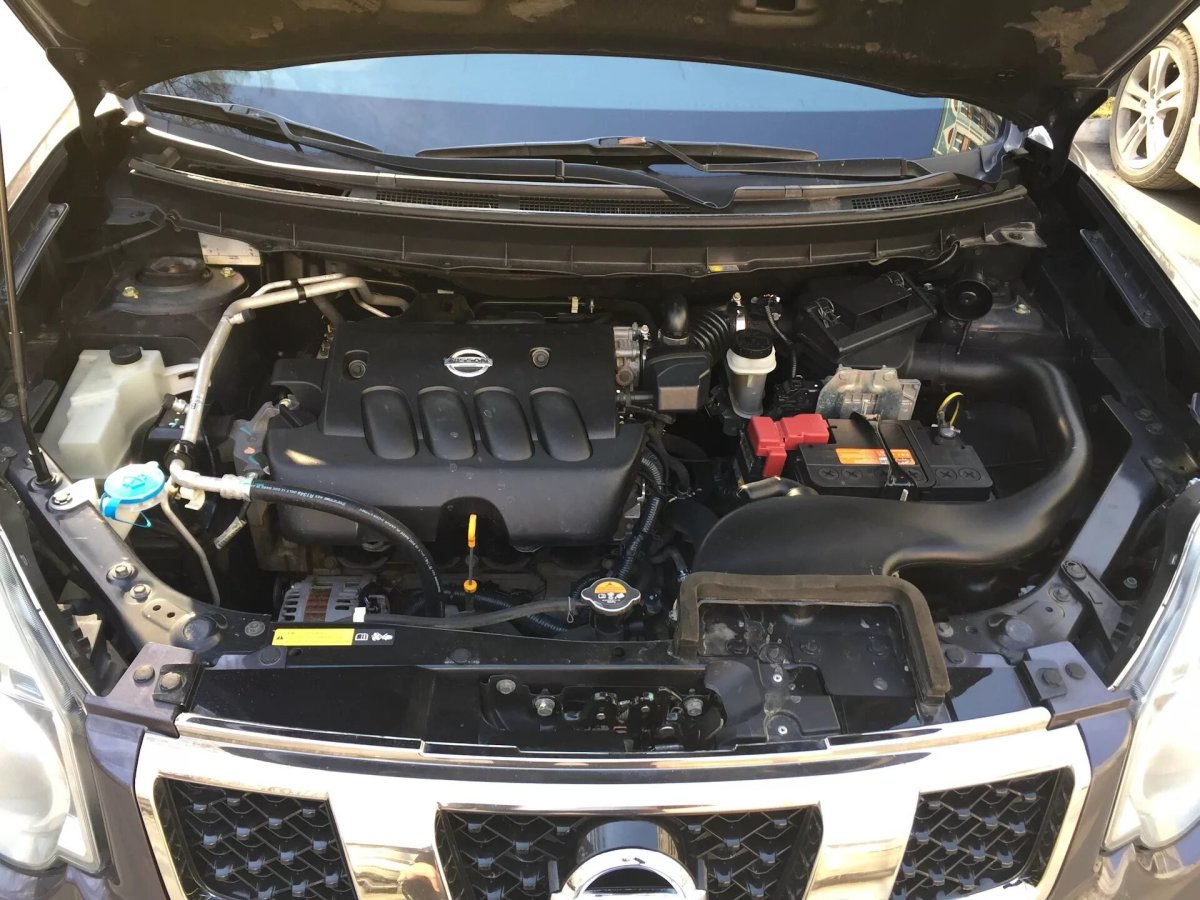 Подкапотное пространство Nissan x-Trail t31