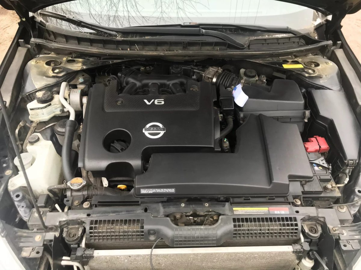 Подкапотное пространство Ниссан Теана j32