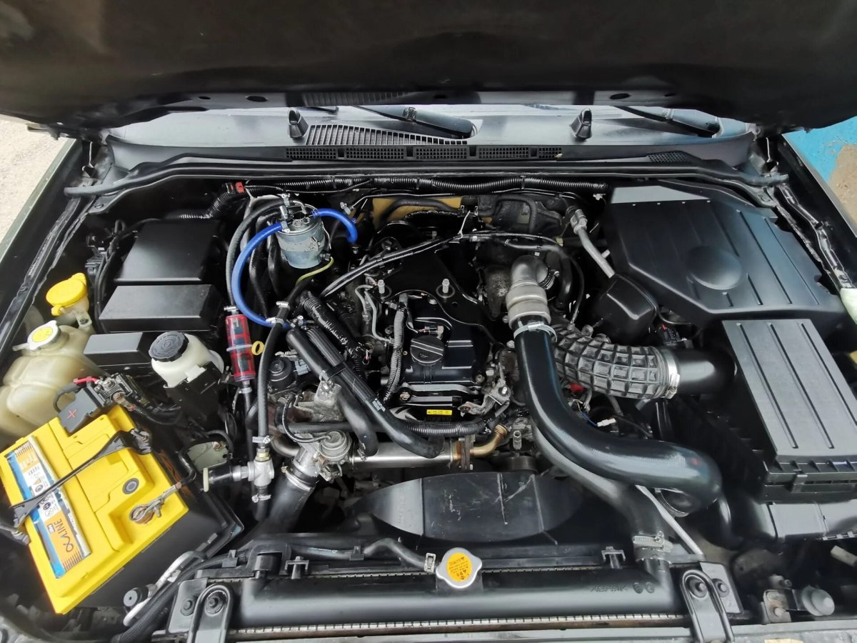 Моторный отсек Ниссан Патфайндера