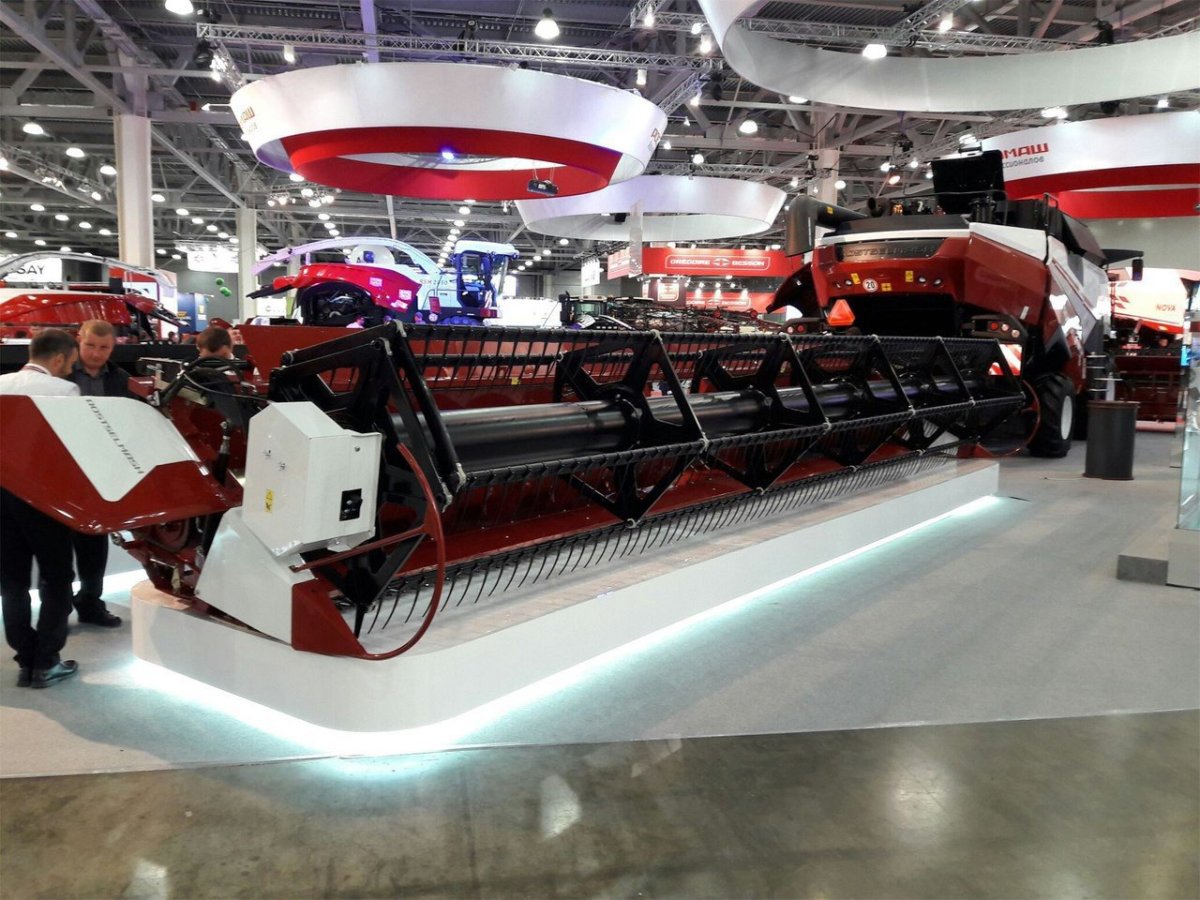 Комбайн Торум 785