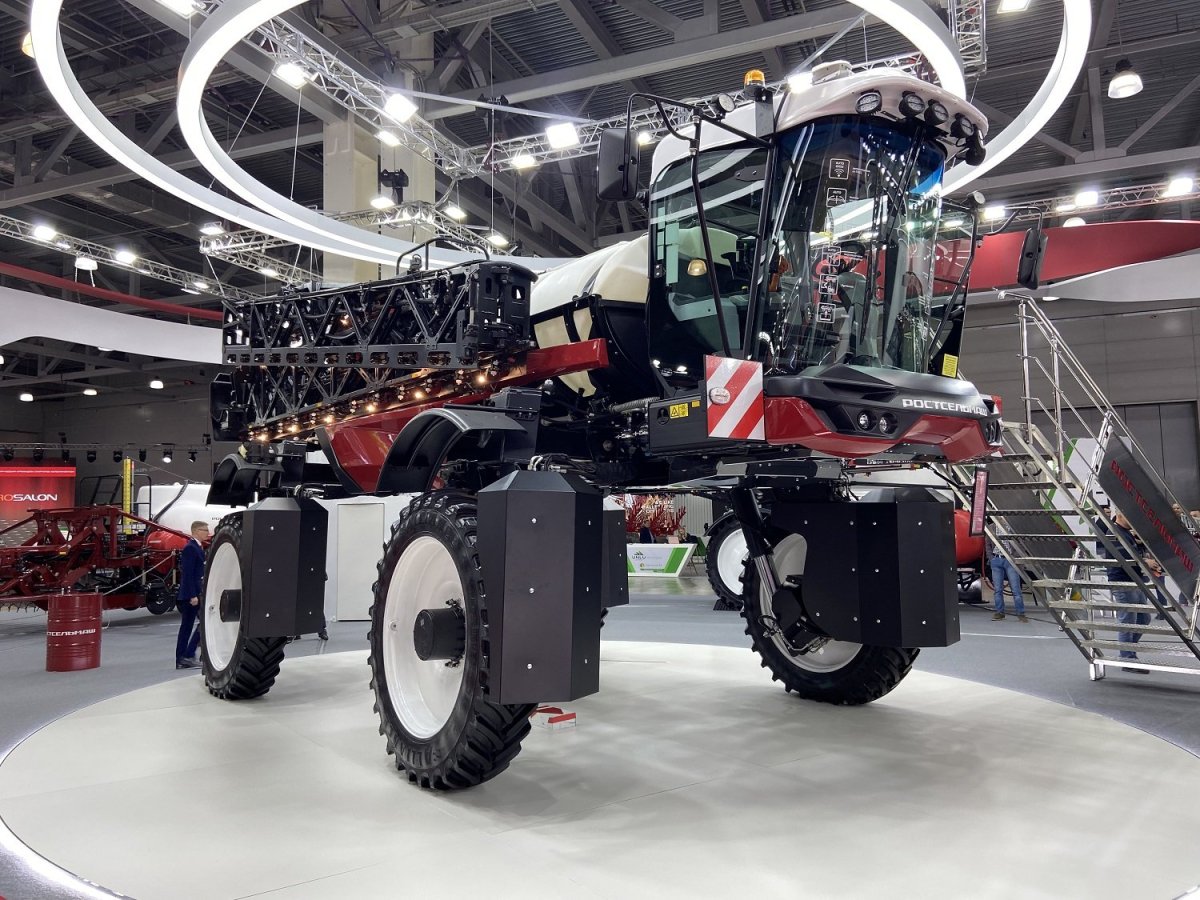 Самоходный опрыскиватель RSM SPS - 3800 Sentinel