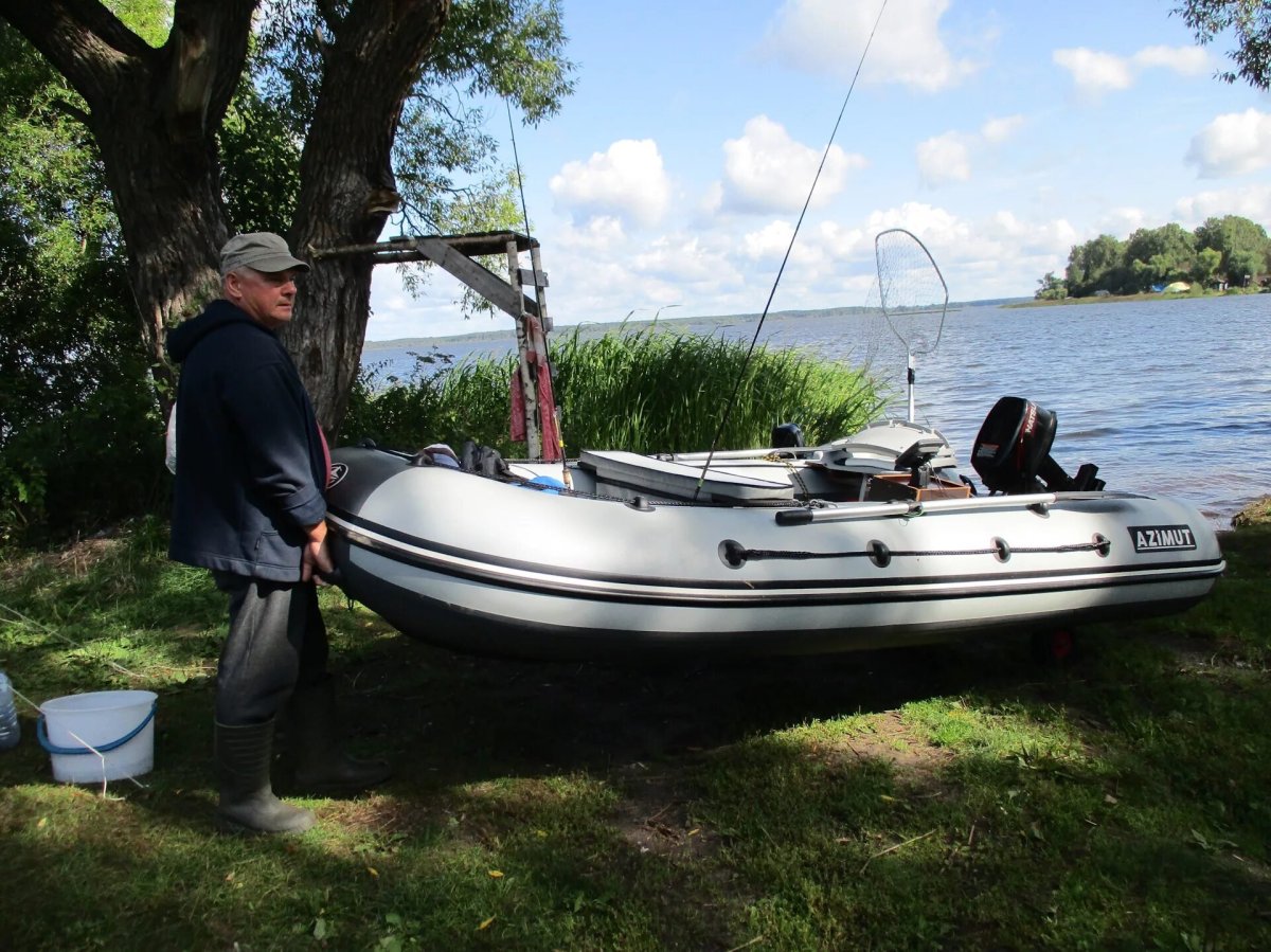 Лодка Азимут атлас 380