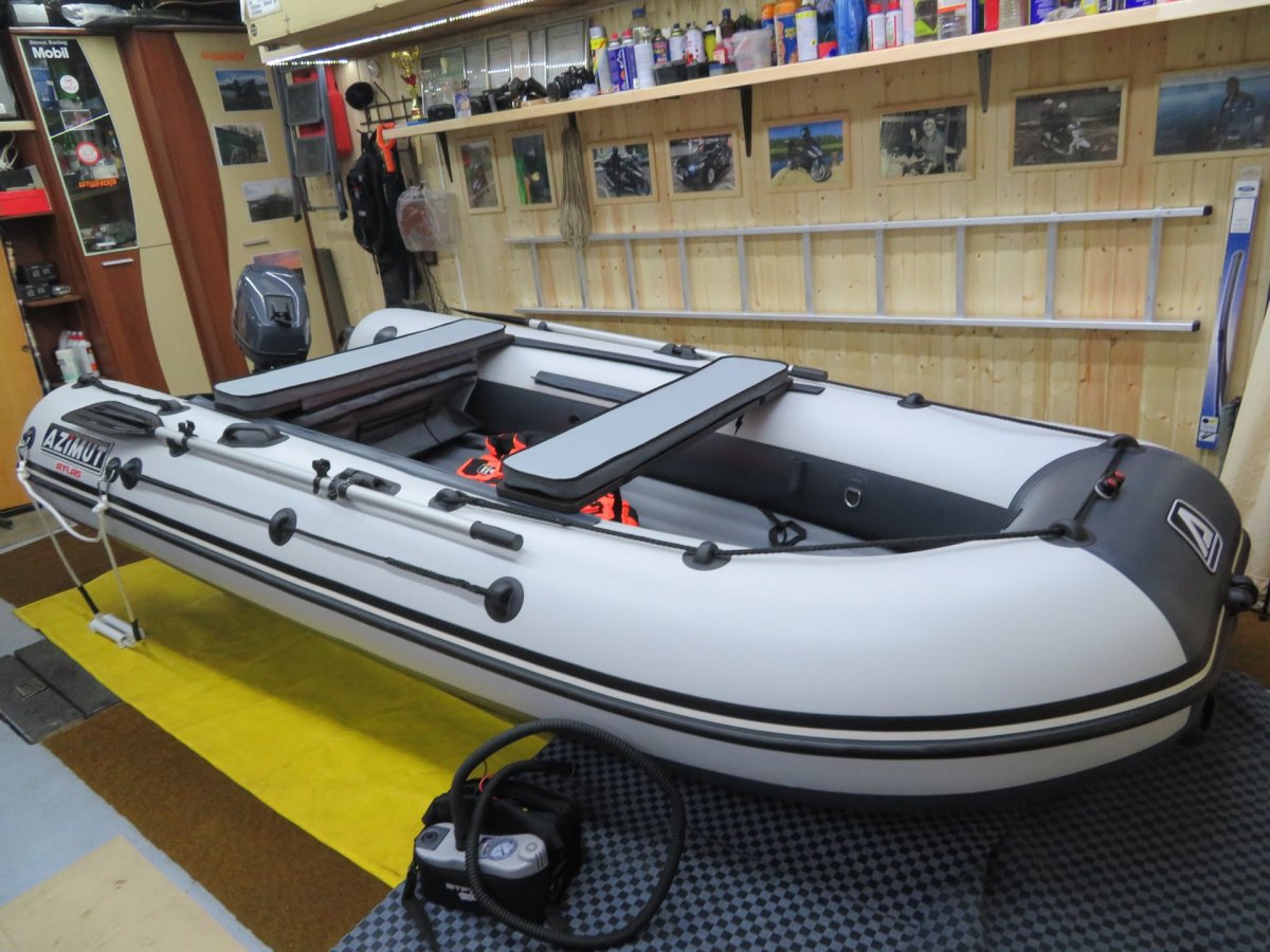 Лодка Азимут 365 атлас