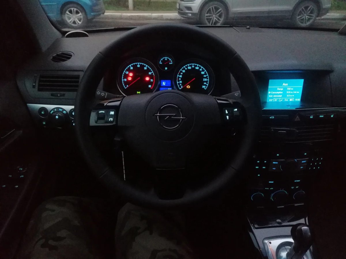 Opel Astra h Пересвет салона