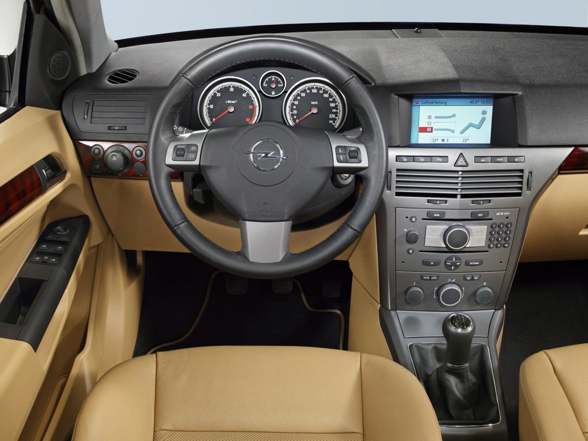 Opel Astra h 2006 салон