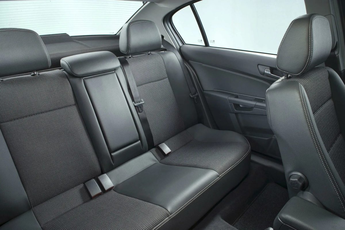 Opel Astra h sedan салон