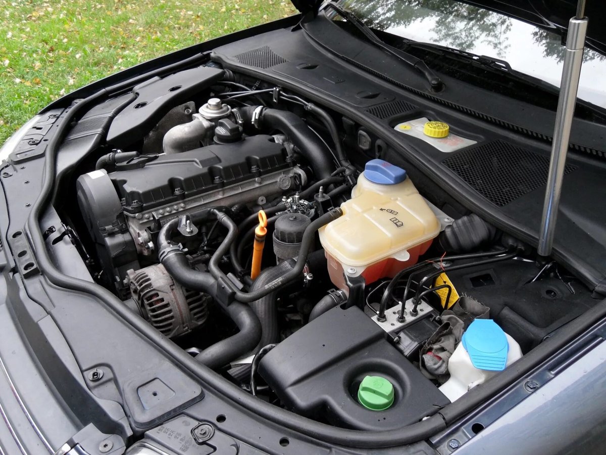 Фольксваген Пассат б5 подькапотом