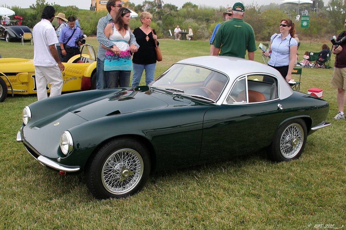 Автомобиль Лотус Эвия