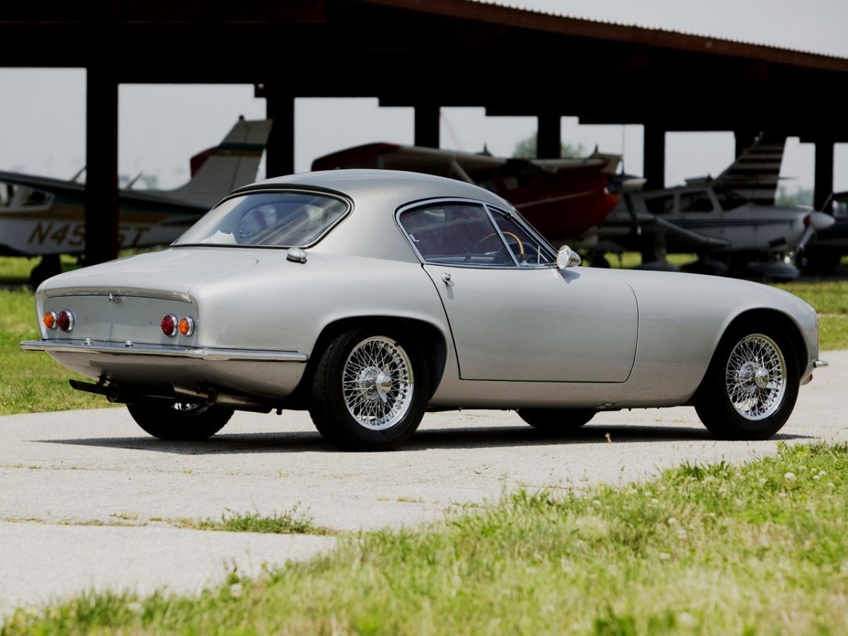 Лотус ретро авто