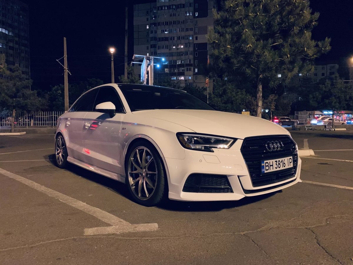 Audi a3 седан r18