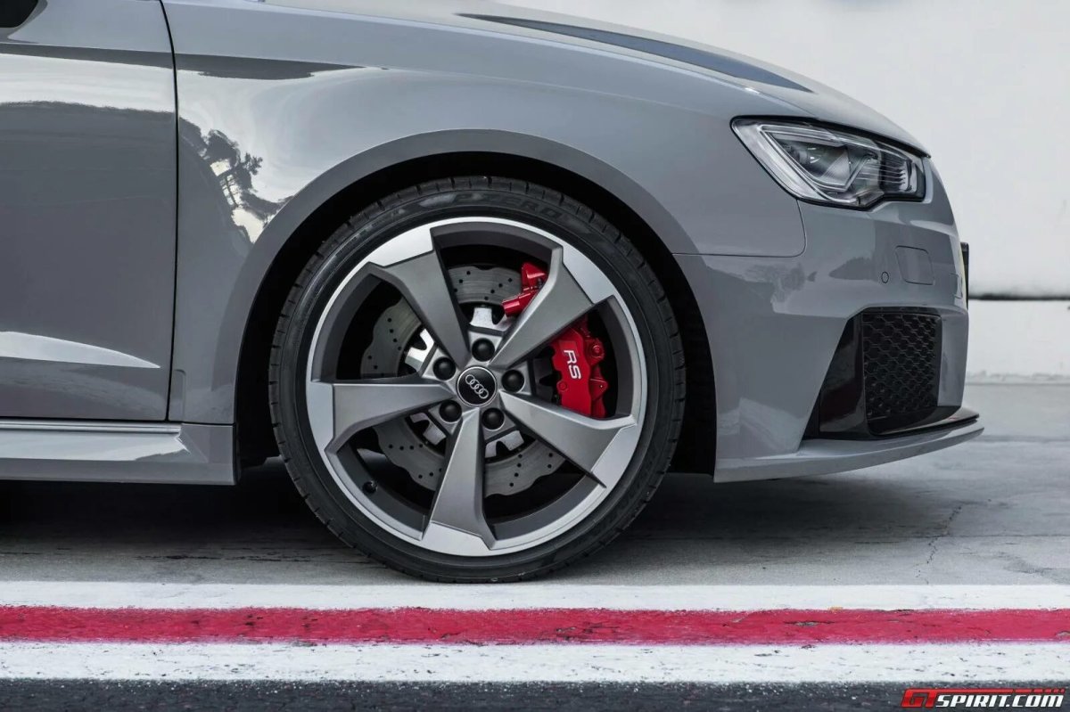 Ауди rs3 2015