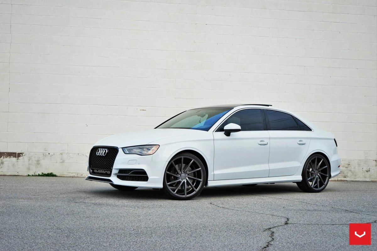 Ауди а4 с дисками Воссен