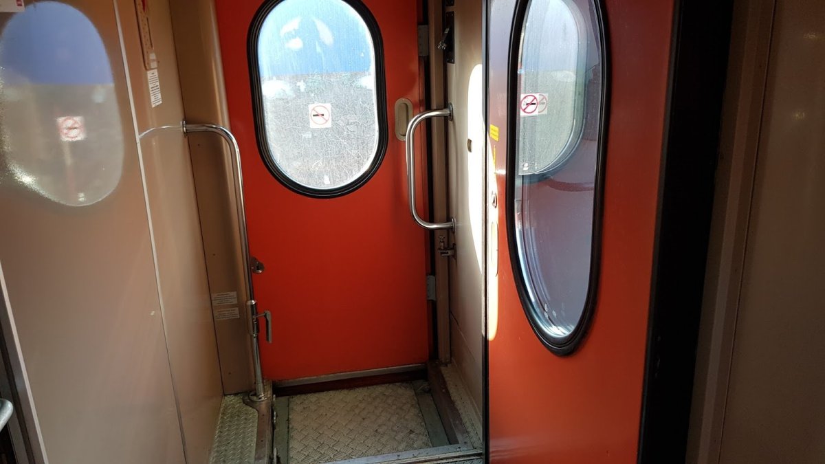 Поезд 491э Казань Адлер