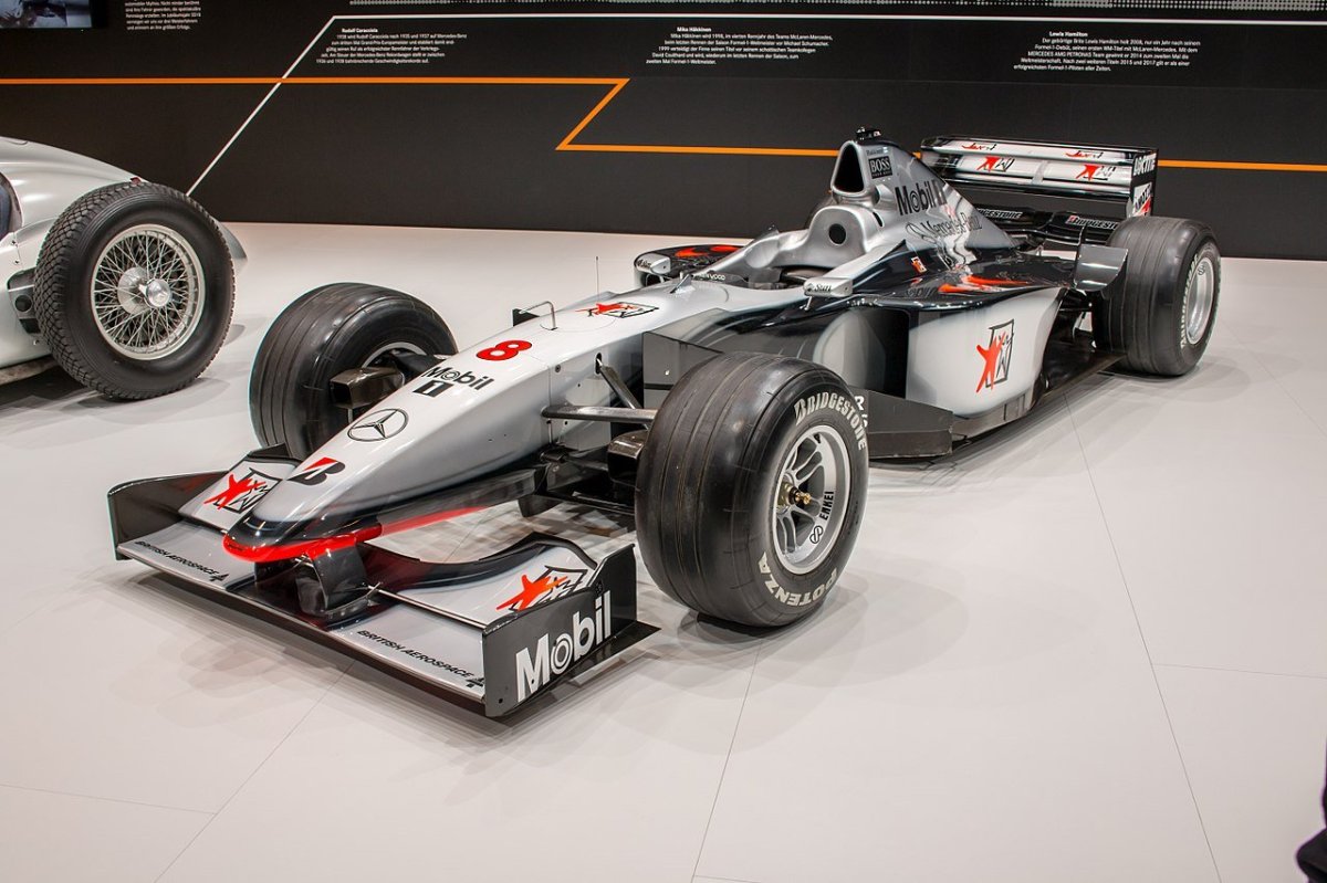 MCLAREN mp4/13
