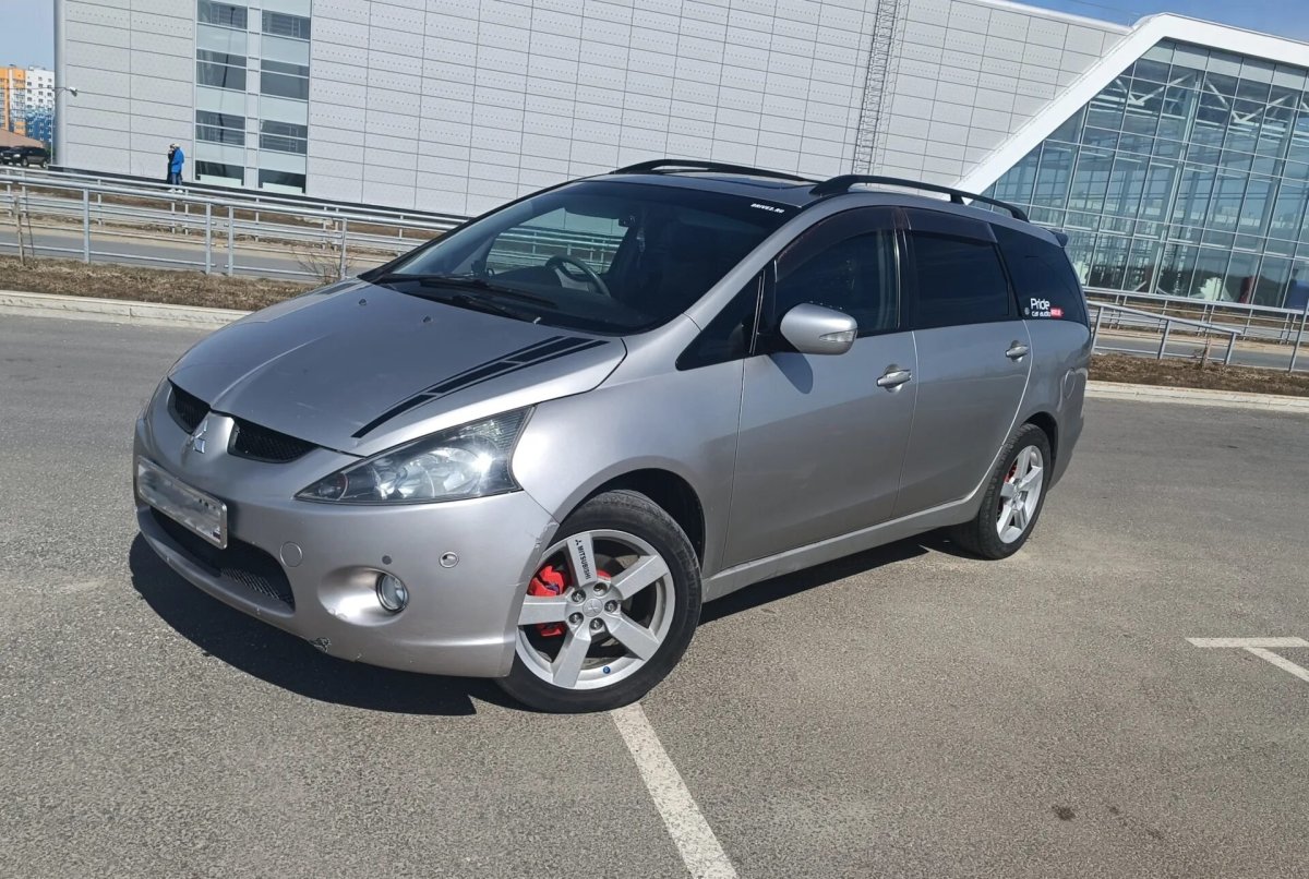 Mitsubishi Grandis 2.4