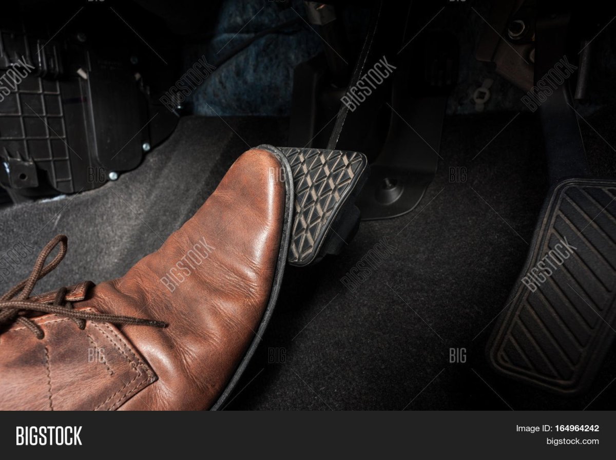 Педаль нога