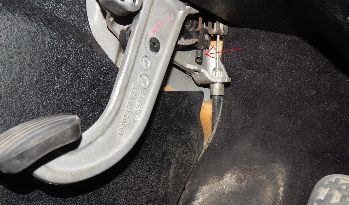 Концевик ручника Мерседес w204