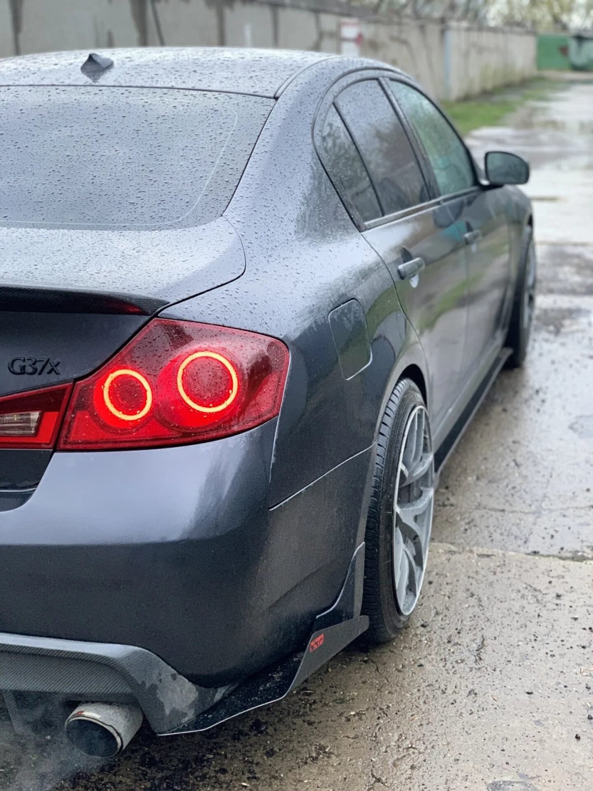 Задние фонари Инфинити g35