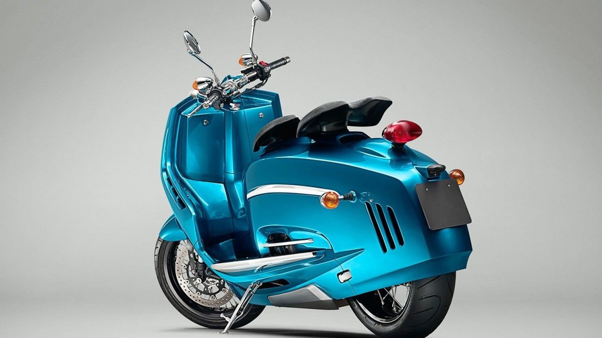 Скутер обвешанный