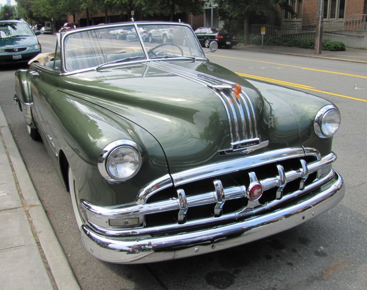 1937 Pontiac Silver Streak