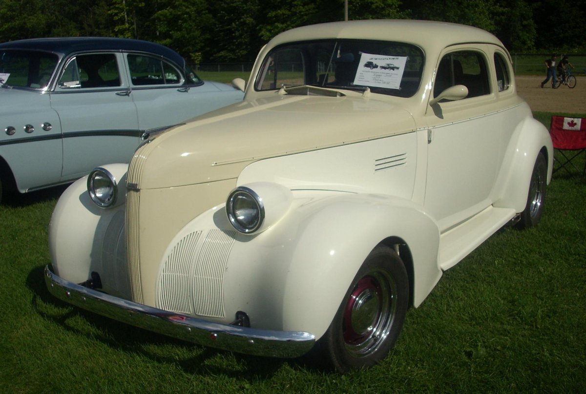 1936 Pontiac Silver Streak
