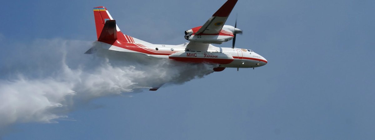 Пожарный самолет ил-76