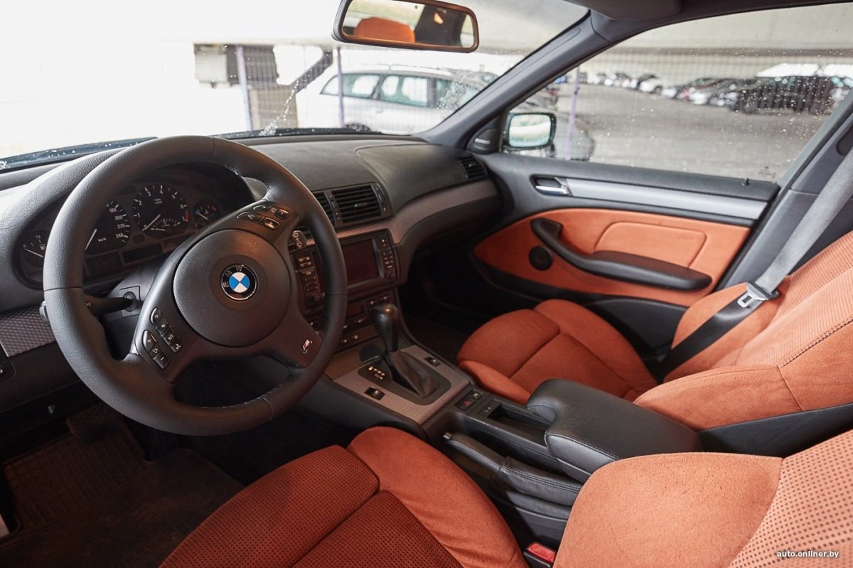 BMW С оранжевым салоном